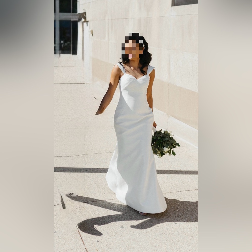 Elegant White Strapless wedding dress